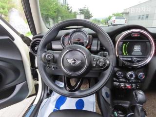 2017 MINI COOPER 5DOORS D 1.5 - 9