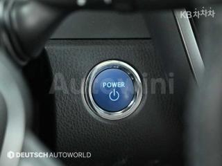 2018 TOYOTA CAMRY 2.5 HYBRID LE - 17