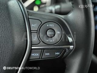2018 TOYOTA CAMRY 2.5 HYBRID LE - 18