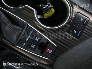 2018 TOYOTA CAMRY 2.5 HYBRID LE - 19