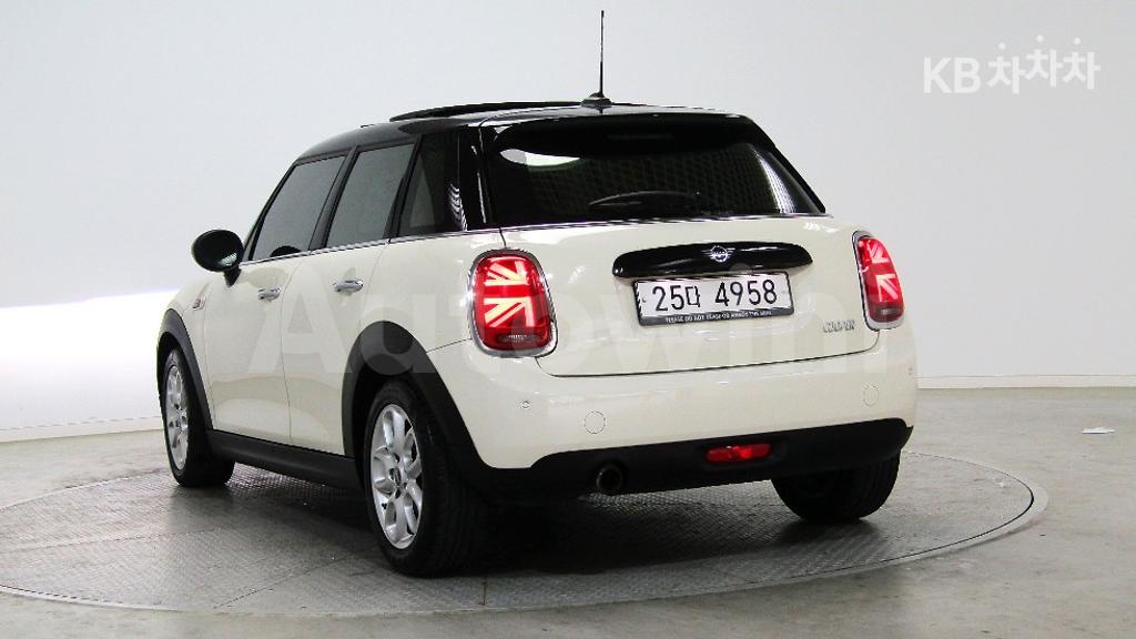 WMWXU110XK2H34031 2019 MINI COOPER 5DOORS 1.5 HIGH트림-3