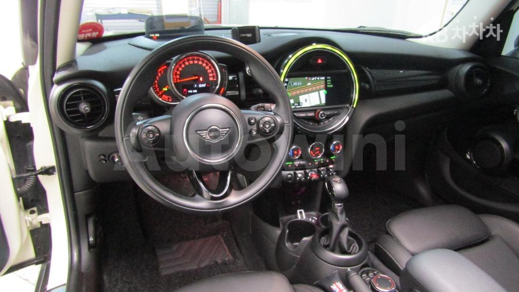 2019 MINI COOPER 5DOORS 1.5 HIGH트림 - 14