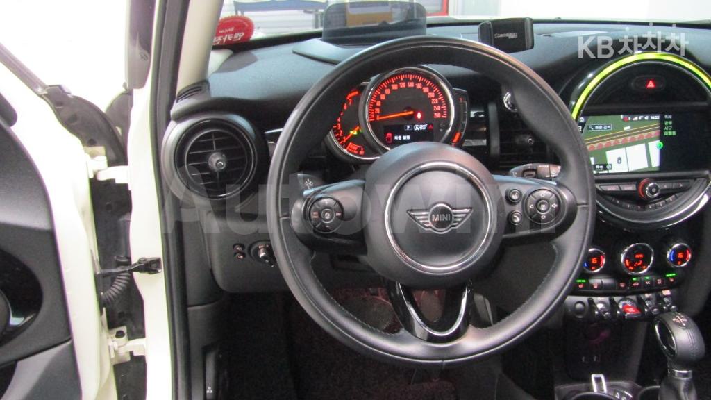 2019 MINI COOPER 5DOORS 1.5 HIGH트림 - 8