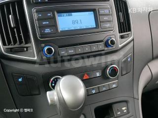 2017 HYUNDAI GRAND STAREX H-1 3 SEATS VAN CVX SMART - 11