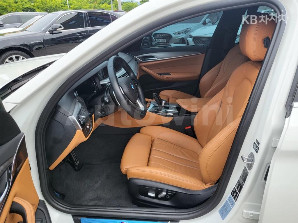 2018 BMW  5SERIES G30  520D XDRIVE M SPORT PACKAGE PLUS - 12