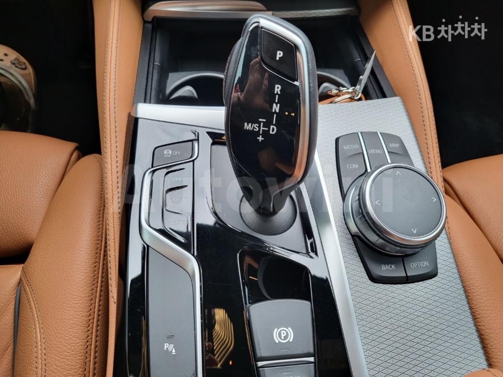 2018 BMW  5SERIES G30  520D XDRIVE M SPORT PACKAGE PLUS - 9