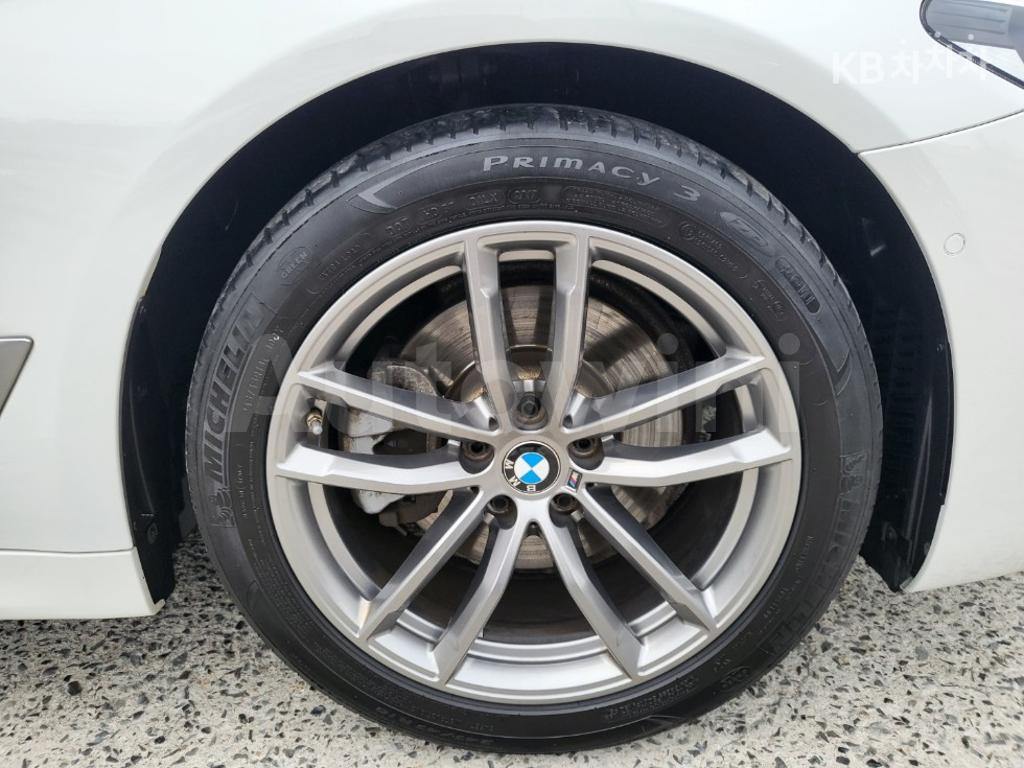 2018 BMW  5SERIES G30  520D XDRIVE M SPORT PACKAGE PLUS - 24
