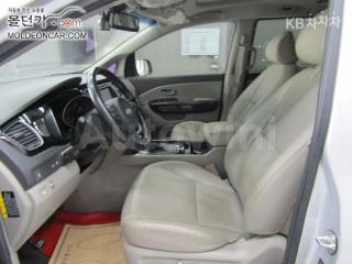 2015 KIA  CARNIVAL SEDONA 9 SEATS 2.2 DIESEL PRESTIGE - 9