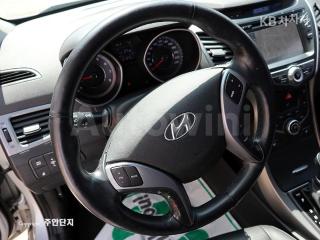 2016 HYUNDAI  AVANTE ELANTRA 1.6 GDI SMART BASIC - 8