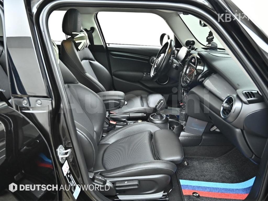 2021 MINI COOPER 5DOORS 1.5 HIGH트림 - 10