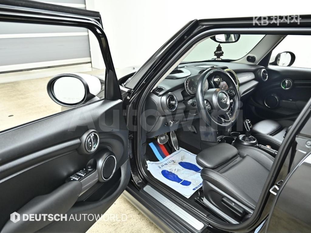 2021 MINI COOPER 5DOORS 1.5 HIGH트림 - 11
