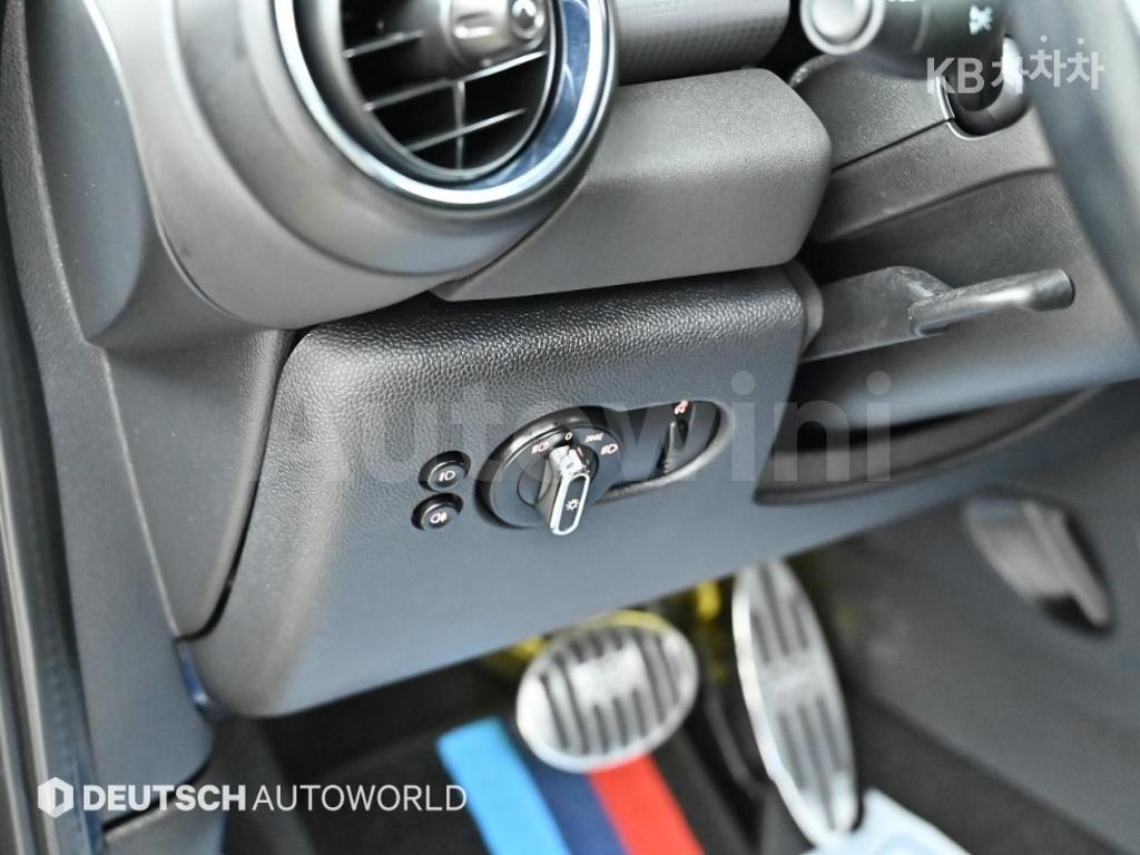 2021 MINI COOPER 5DOORS 1.5 HIGH트림 - 17