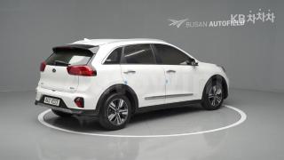 KNACC81CGLA288408 2020 KIA  NIRO 1.6 HEV NOBLESSE-2