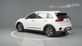 KNACC81CGLA288408 2020 KIA  NIRO 1.6 HEV NOBLESSE-3