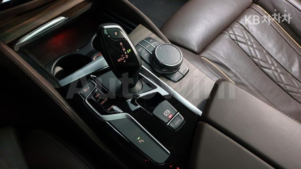 2018 BMW  5SERIES G30  530I XDRIVE LUXURY PLUS - 9