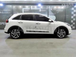 2018 KIA NIRO 1.6 NOBLESSE - 3