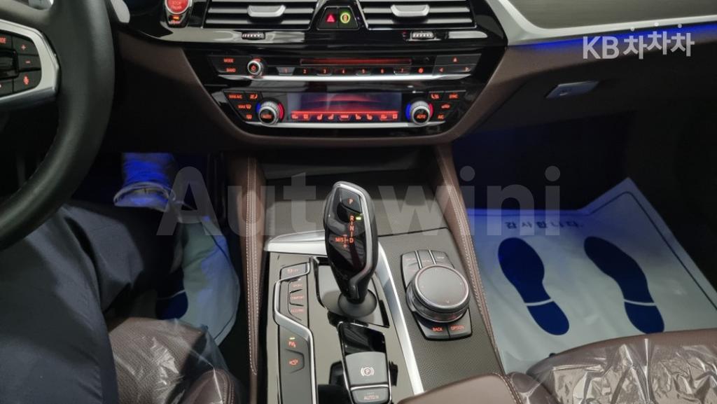 2017 BMW  5SERIES G30  530I XDRIVE M SPORT PLUS - 10