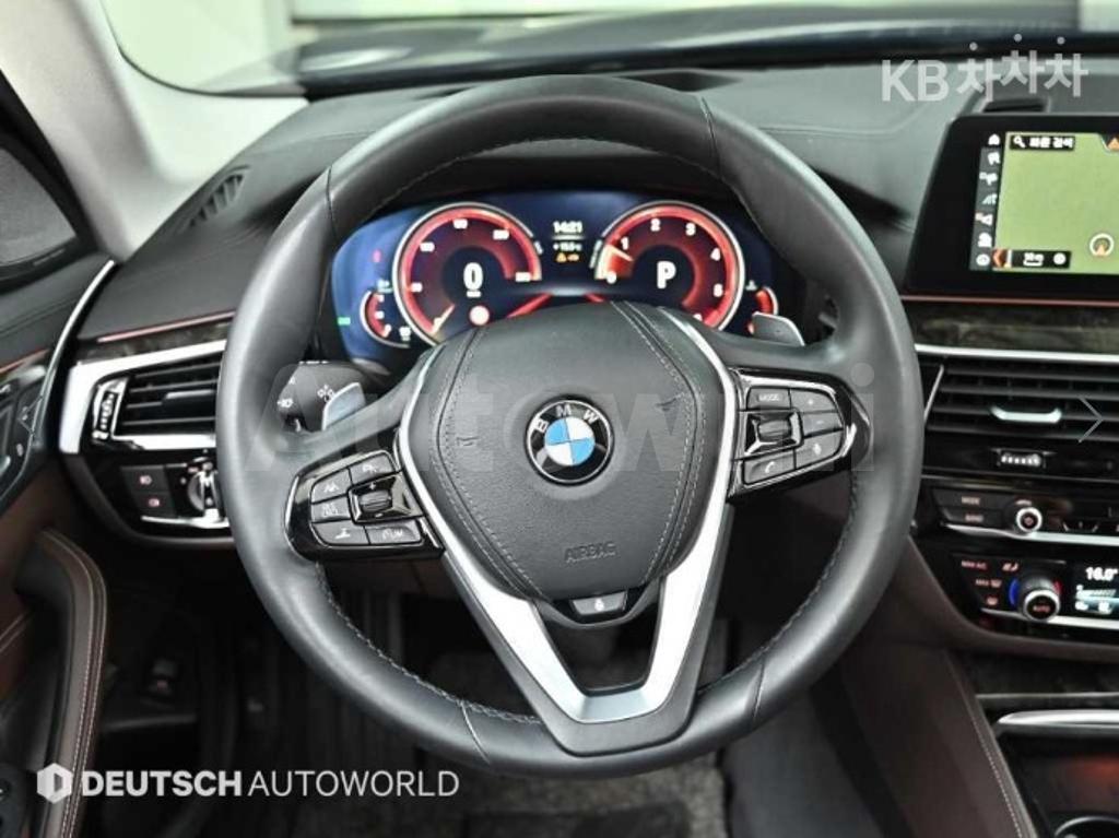 2018 BMW  5SERIES G30  530D LUXURY LINE PLUS - 12