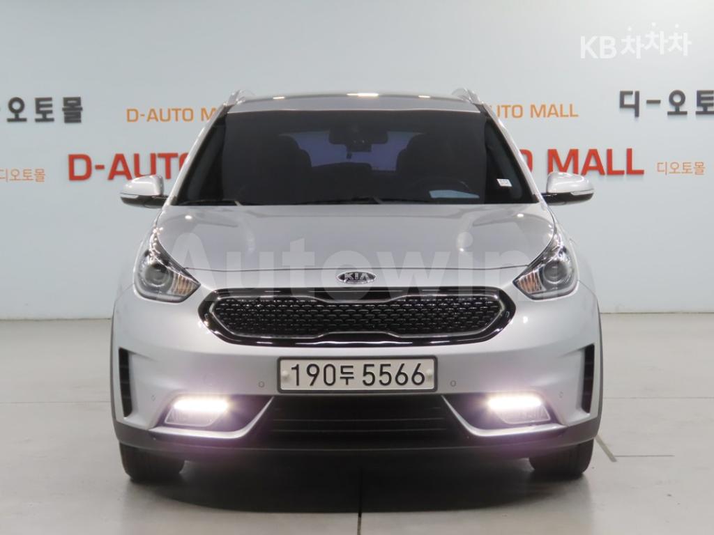 KNACC81CGHA075474 2017 KIA NIRO 1.6 NOBLESSE-0