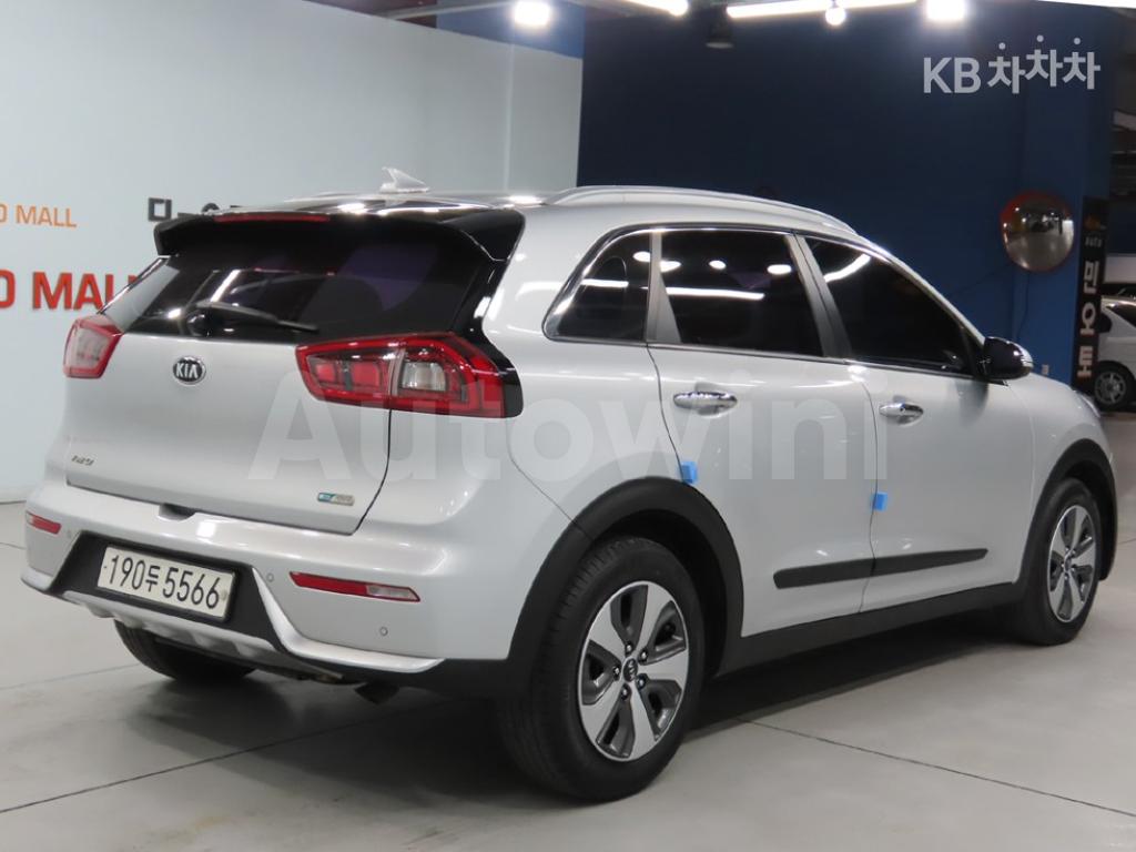 KNACC81CGHA075474 2017 KIA NIRO 1.6 NOBLESSE-3