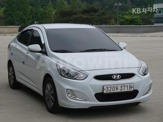 KMHCT41BEKU457738 2019 HYUNDAI ACCENT  1.4 VVT MORDERN-0