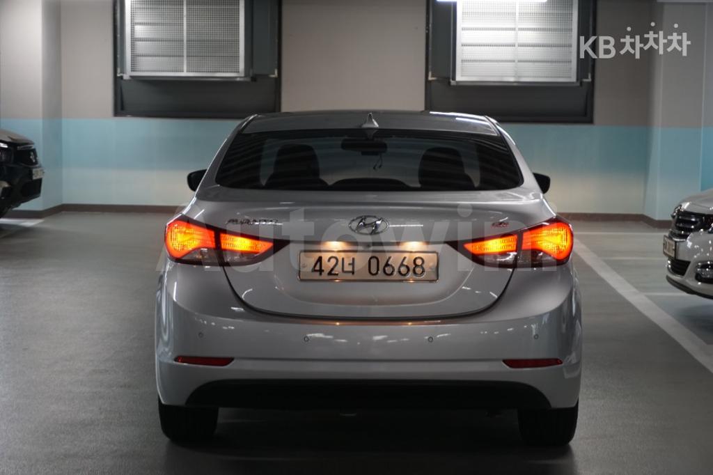 KMHDG41DBFU326530 2015 HYUNDAI  AVANTE ELANTRA 1.6 GDI SMART BASIC-2