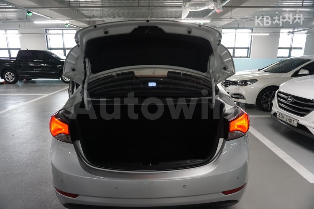 2015 HYUNDAI  AVANTE ELANTRA 1.6 GDI SMART BASIC - 7