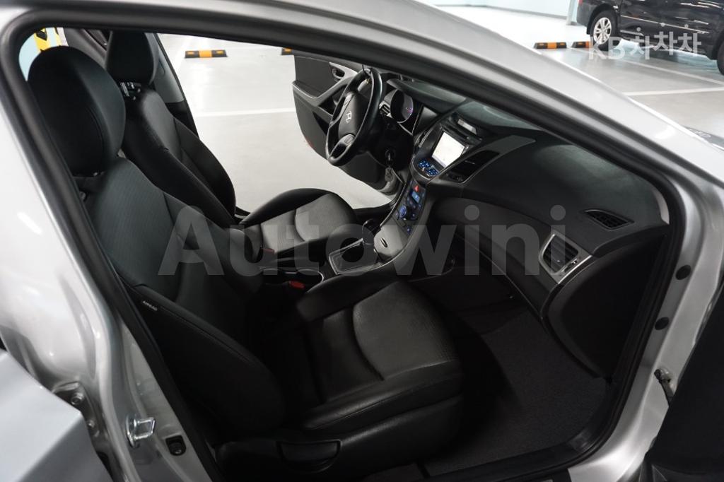 2015 HYUNDAI  AVANTE ELANTRA 1.6 GDI SMART BASIC - 8