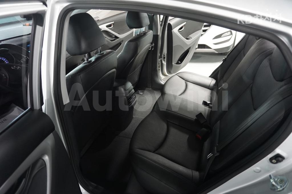 2015 HYUNDAI  AVANTE ELANTRA 1.6 GDI SMART BASIC - 11