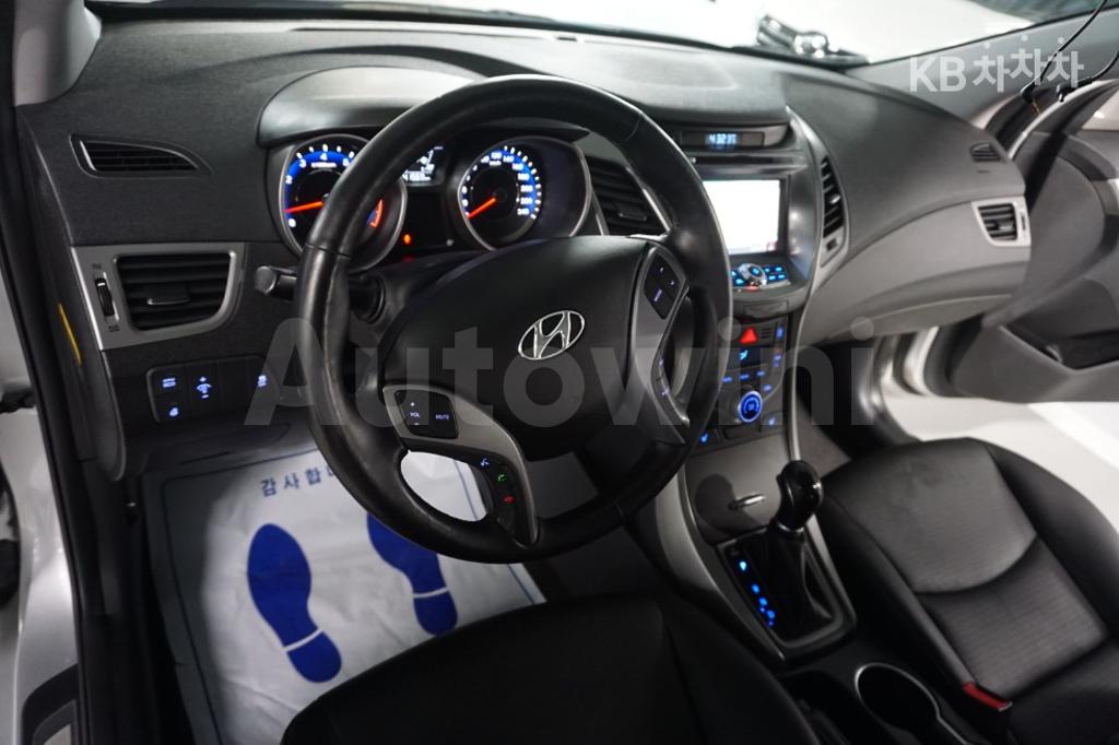 2015 HYUNDAI  AVANTE ELANTRA 1.6 GDI SMART BASIC - 12