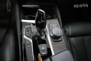 2017 BMW  5SERIES G30  520D XDRIVE M SPORT PACKAGE PLUS - 10