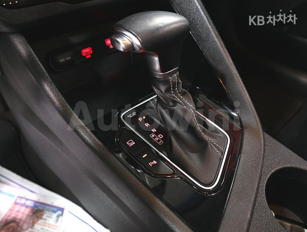 2020 KIA  NIRO 1.6 HEV NOBLESSE SPECIAL - 13