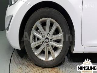 KMHDG41DBGU552795 2016 HYUNDAI  AVANTE ELANTRA 1.6 GDI SMART BASIC-4