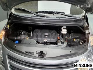 KMFWBX7KBHU901896 2017 HYUNDAI GRAND STAREX H-1 3 SEATS VAN SMART-5