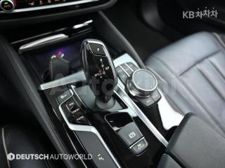2018 BMW  5SERIES G30  520I LUXURY - 9