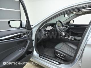2018 BMW  5SERIES G30  520I LUXURY - 11