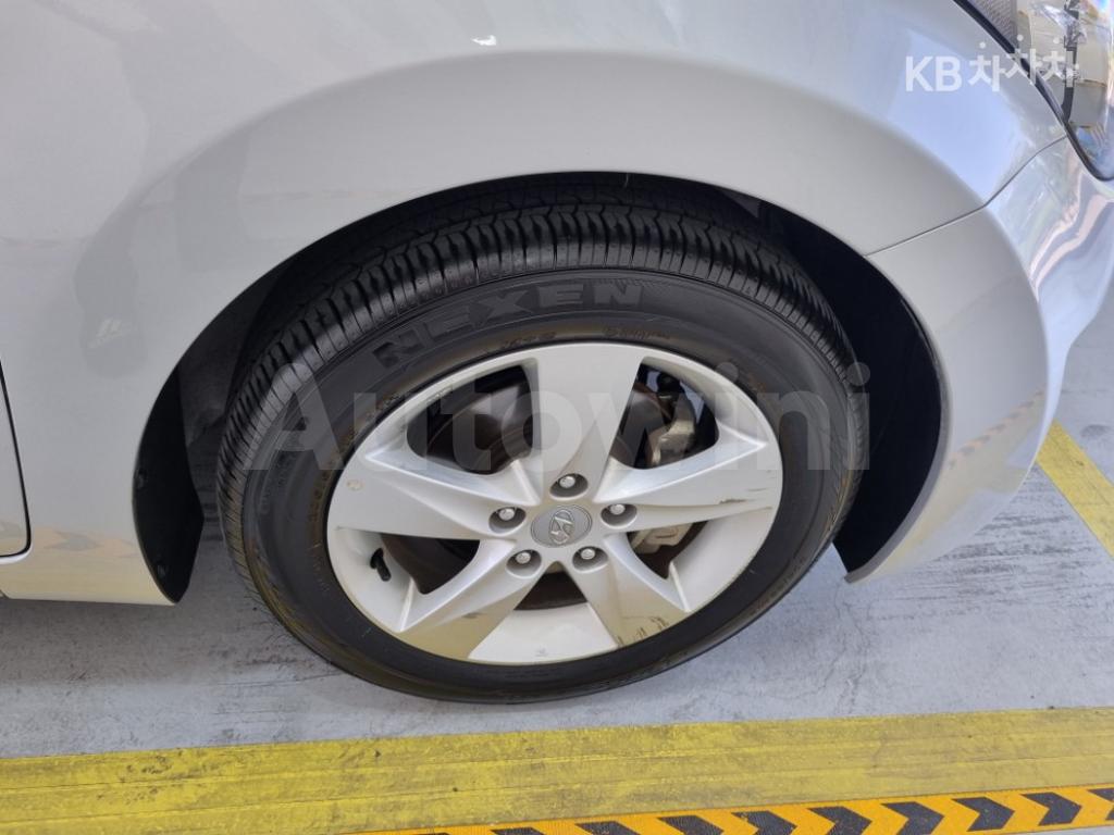 KMHDG41DBDU761345 2013 HYUNDAI AVANTE MD ELANTRA M16 GDI 에비뉴-5