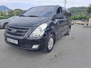 KMFWBX7KAHU903174 2017 HYUNDAI GRAND STAREX H-1 5 SEATS VAN CVX MORDERN-1