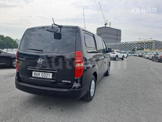 KMFWBX7KAHU903174 2017 HYUNDAI GRAND STAREX H-1 5 SEATS VAN CVX MORDERN-3