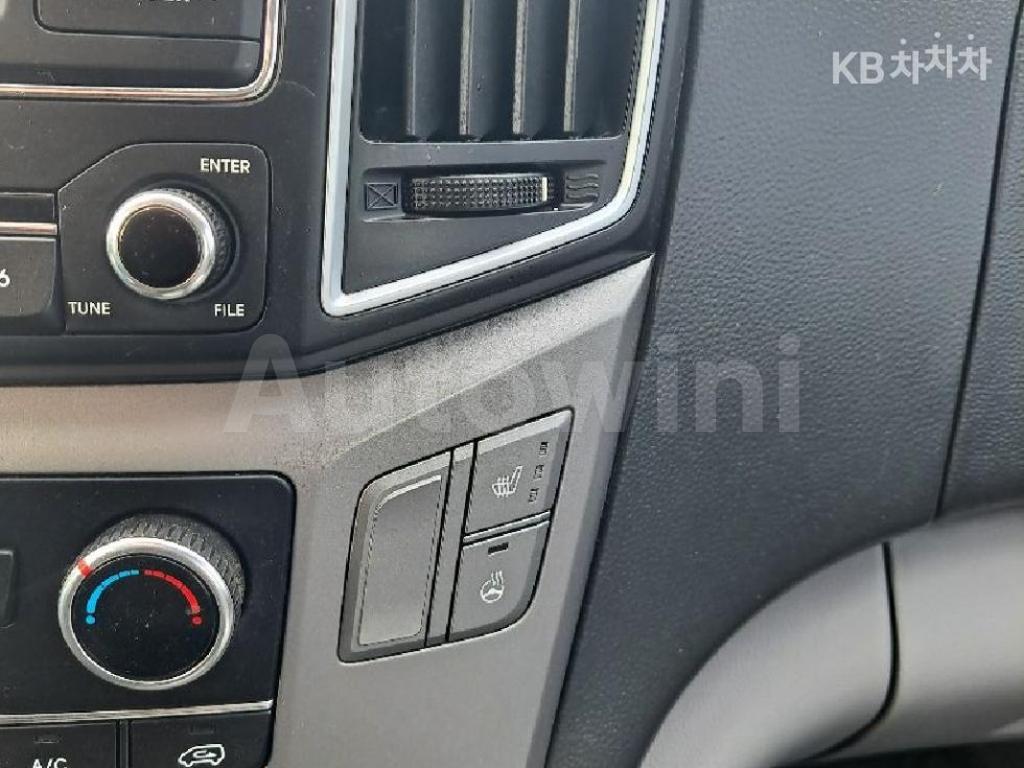 2017 HYUNDAI GRAND STAREX H-1 5 SEATS VAN CVX MORDERN - 20