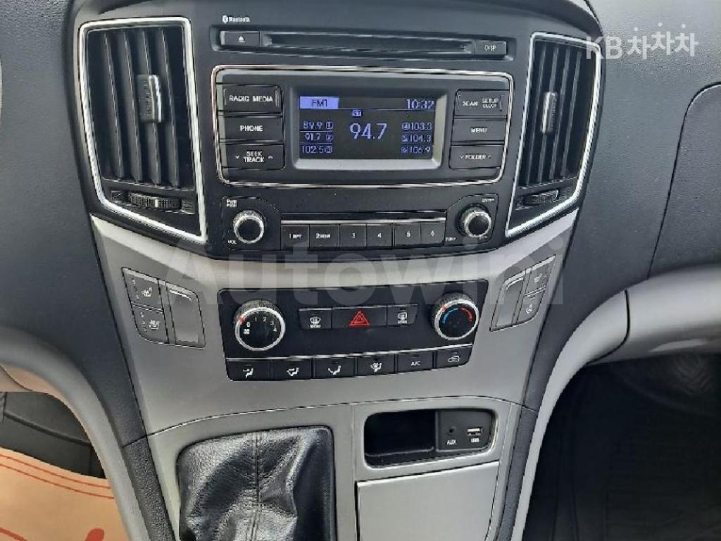 2017 HYUNDAI GRAND STAREX H-1 5 SEATS VAN CVX MORDERN - 21