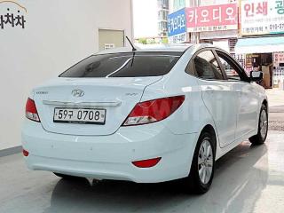 KMHCT41BEHU134543 2017 HYUNDAI ACCENT  1.4 VVT MORDERN-3