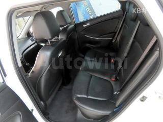 KMHCT41BEHU134543 2017 HYUNDAI ACCENT  1.4 VVT MORDERN-5