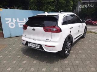 KNACC81CGHA020132 2017 KIA NIRO 1.6 NOBLESSE-1