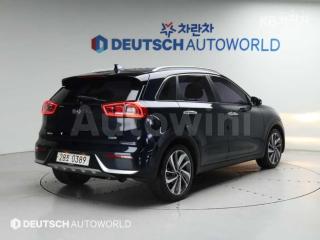 KNACB81CGHA025671 2017 KIA NIRO 1.6 PRESTIGE-1