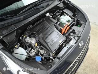KNACB81CGHA025671 2017 KIA NIRO 1.6 PRESTIGE-5