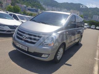 KMFWBX7KBHU848858 2017 HYUNDAI GRAND STAREX H-1 5 SEATS VAN MORDERN-1