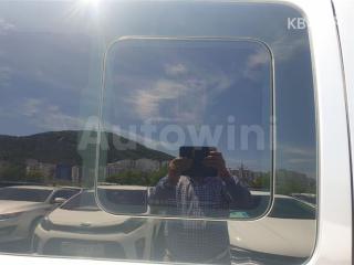 KMFWBX7KBHU848858 2017 HYUNDAI GRAND STAREX H-1 5 SEATS VAN MORDERN-5