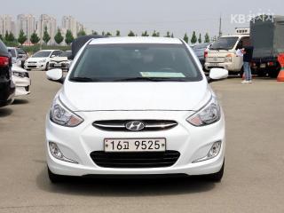 KMHCT41BEHU242414 2017 HYUNDAI ACCENT  1.4 VVT MORDERN-0