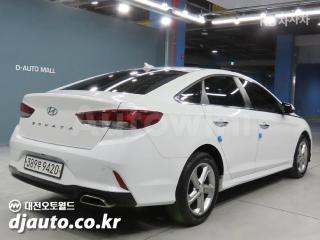 KMHE241AGJA471447 2018 HYUNDAI SONATA RISE 2.0 LPI 렌터카 MORDERN-3